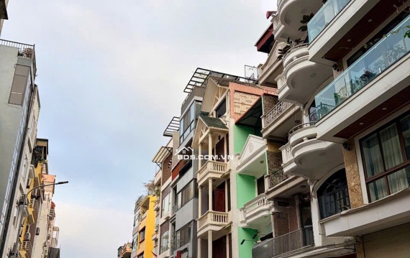 BẤT CHẤP MÔ HÌNH - LẠC LONG QUÂN – GẦN HỒ TÂY – CÁCH HỒ ~30M VỊ TRÍ ĐẸP – KD TỐT – DÂN TRÍ CAO